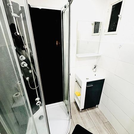 Worldroom Chambre Privee Avec Espace Commun Perpignan Dış mekan fotoğraf